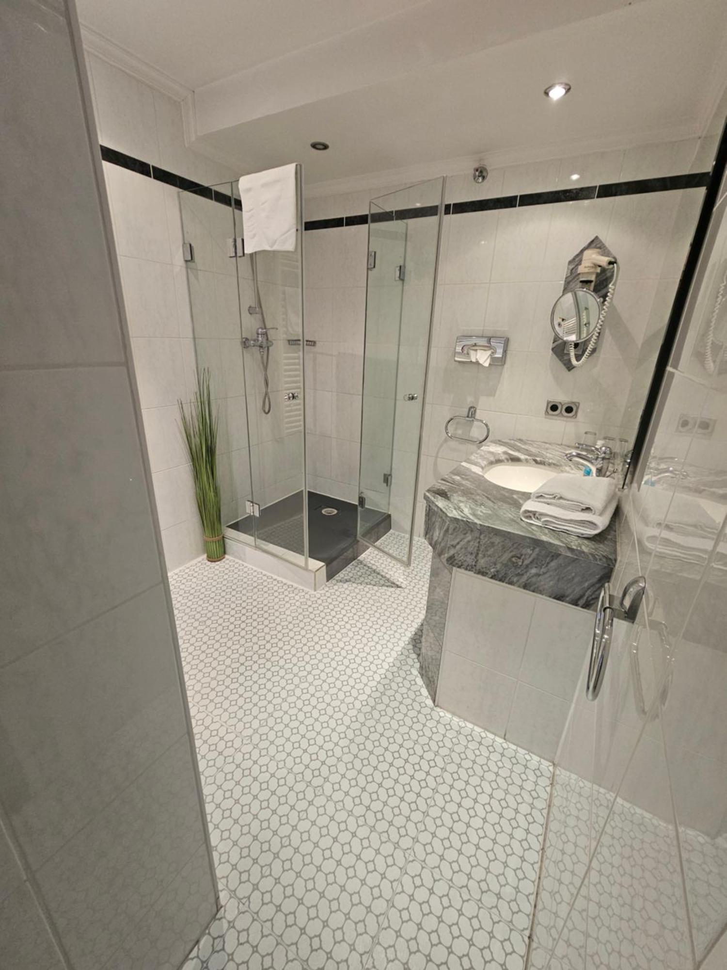 Malepartus Hotel Бад Швалбах Екстериор снимка